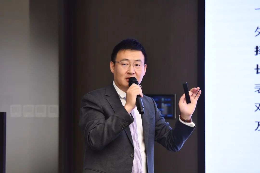 b689dbd2-d48d-40d2-8a0e-6c576f20cca1.jpg