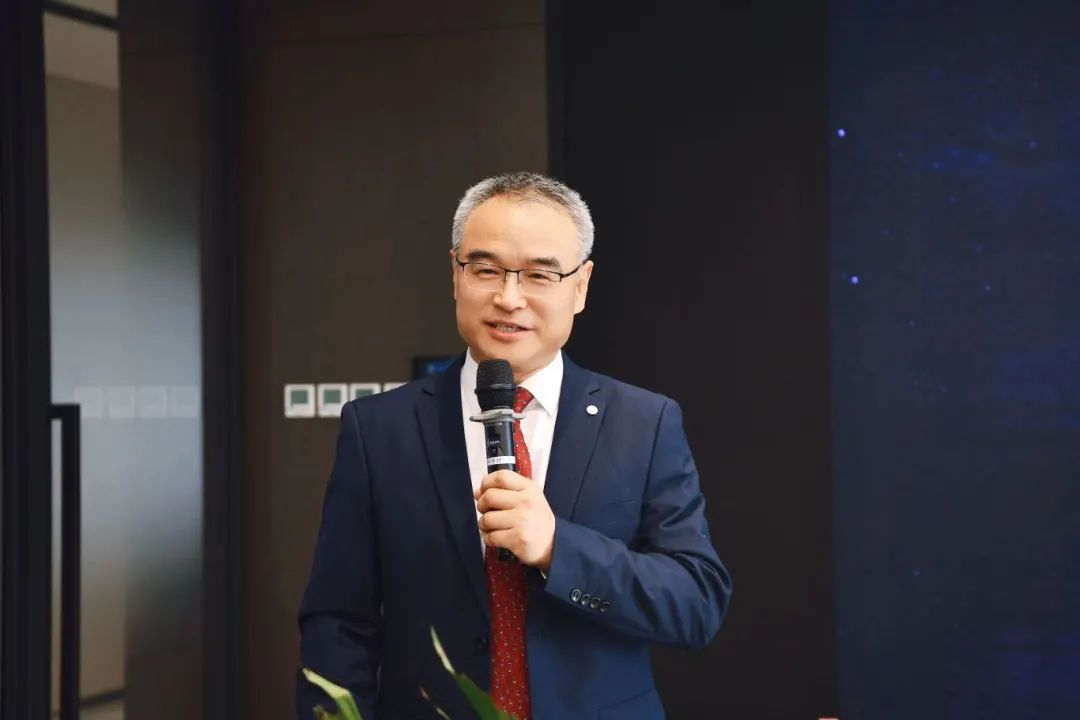 afb36ce9-64a2-4dc6-b93c-cf6ee0796e6a.jpg